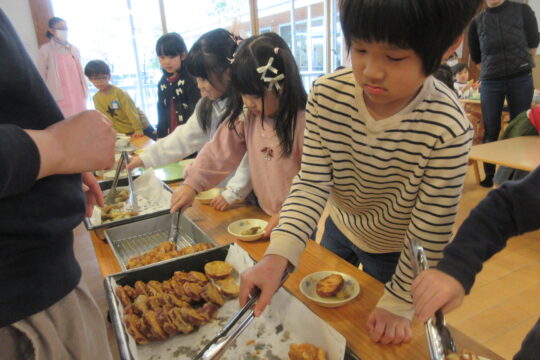 えほんきゅうしょく